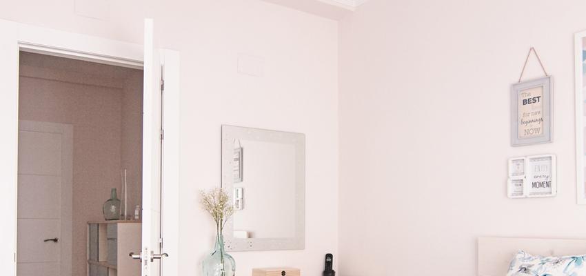 Dormitorio style mediterraneo color turquesa, azul cielo, beige  diseñado por emmme studio | Arquitecto 