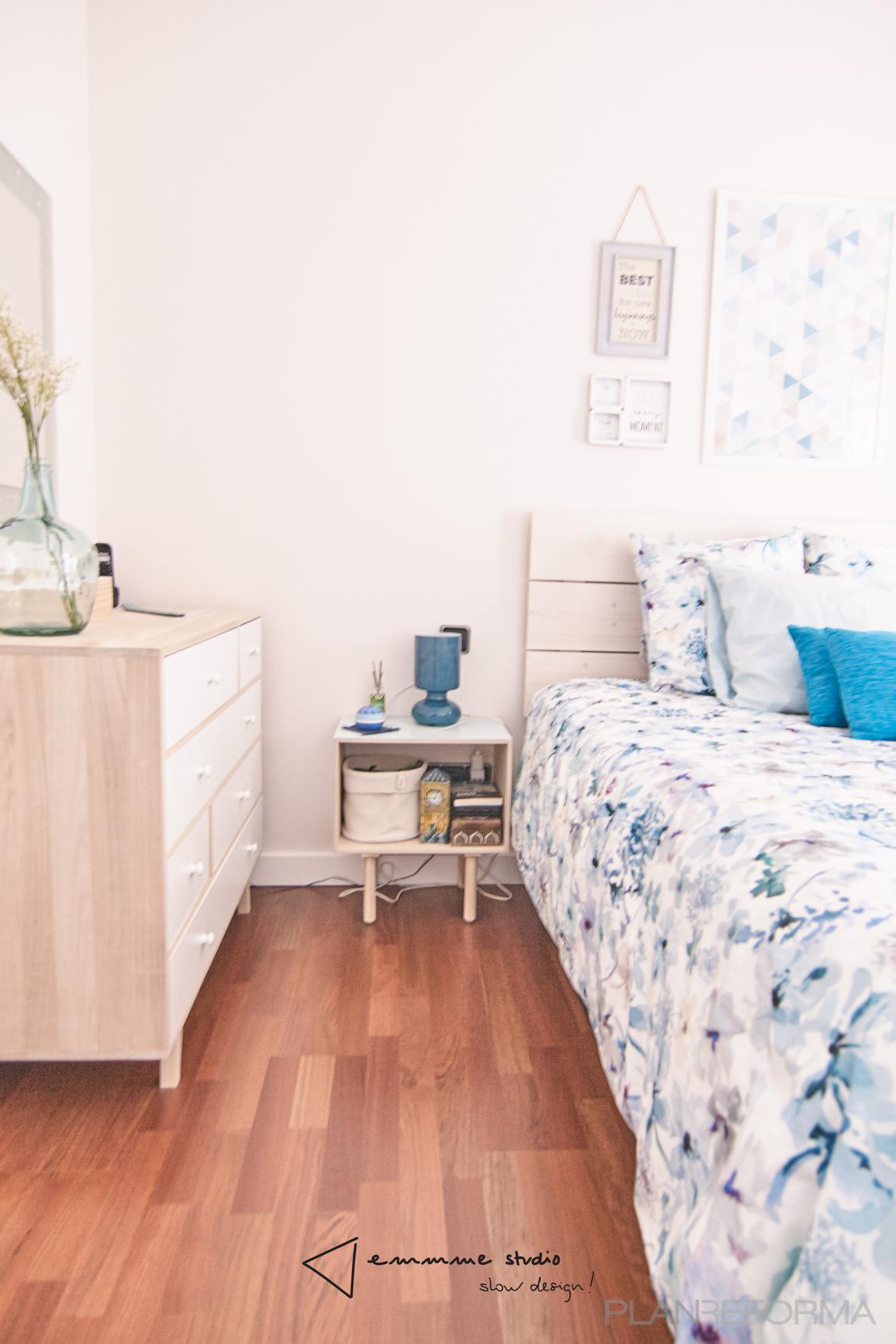 Dormitorio style mediterraneo color turquesa, azul cielo, marron  diseñado por emmme studio | Arquitecto 
