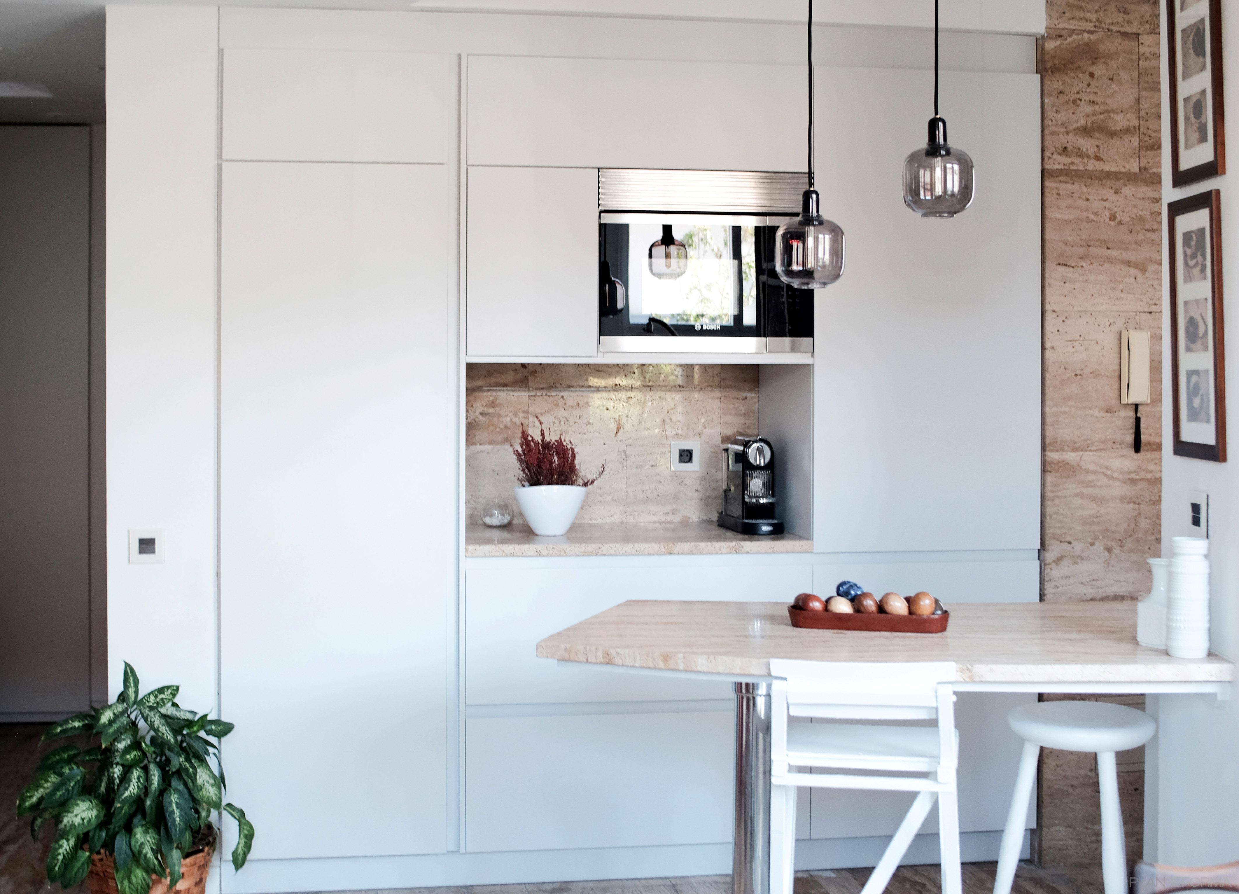 Comedor, Cocina, Salon Estilo moderno Color rojo, blanco, bronce  diseñado por emmme studio | Arquitecto | Copyright emmme studio