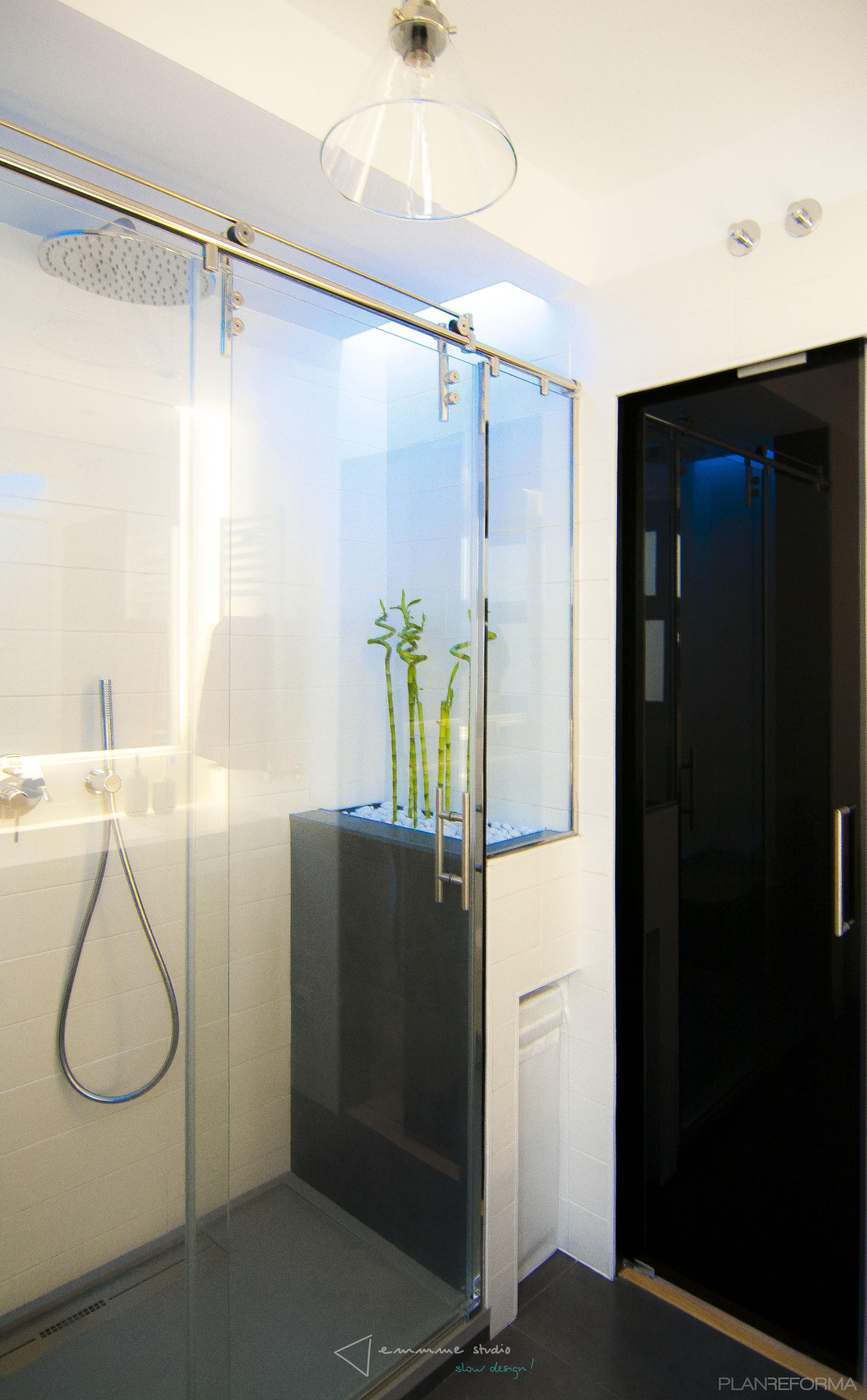 Baño Estilo moderno Color blanco