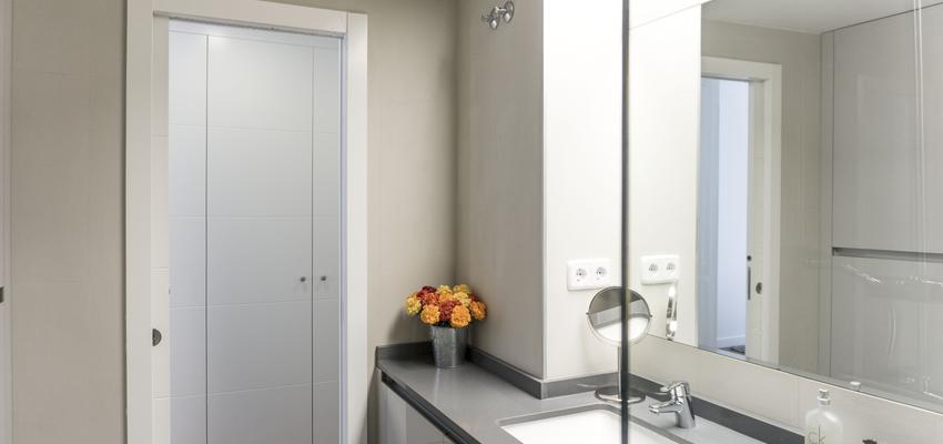 Baño Estilo moderno Color blanco  diseñado por emmme studio | Arquitecto | Copyright emmme studio