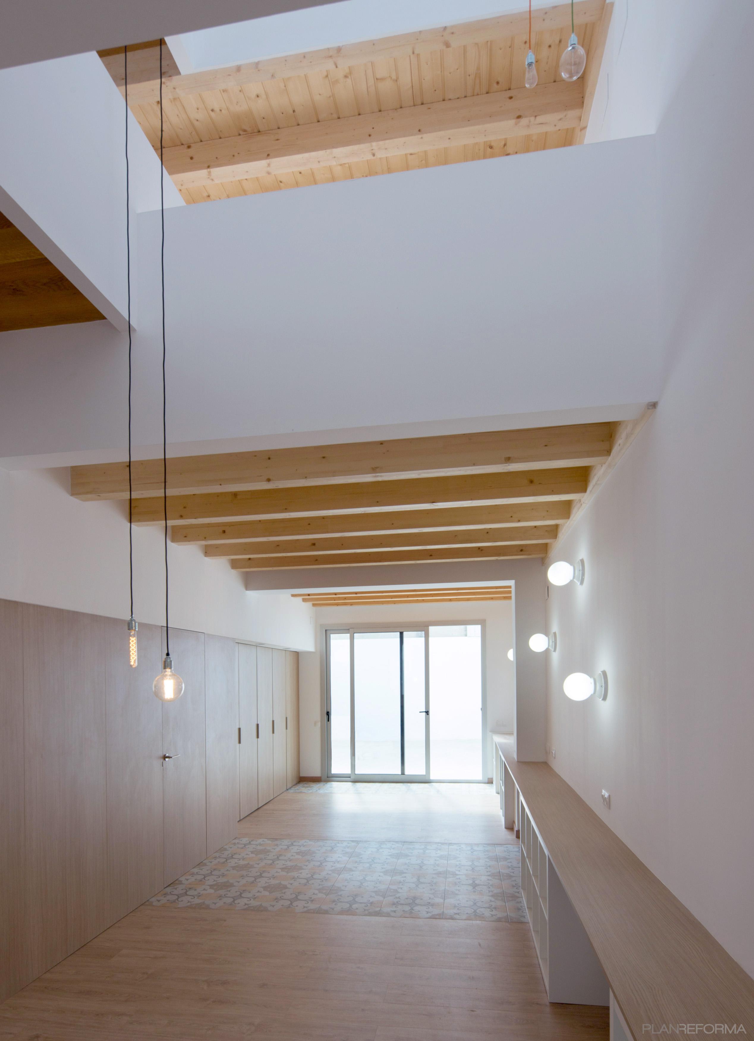 Comedor, Salon, Loft Estilo moderno Color ocre, blanco  diseñado por Albert Brito. Arquitectura | Arquitecto | Copyright Fotografía de Flavio Coddou. www.flaviocoddou.com