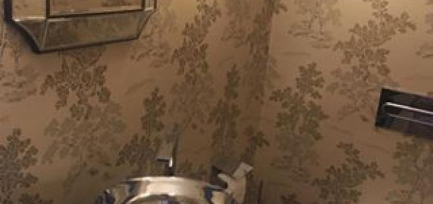 Baño Estilo clasico Color amarillo, marron, bronce  diseñado por Mec Reformas e interiorismo | Gremio | Copyright Susana Brea