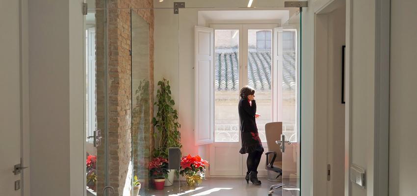 Estudio, Oficina Estilo moderno Color blanco, gris  diseñado por PIÑAR ROMERO ARQUITECTOS | Arquitecto | Copyright Soy el autor de esta fotografia