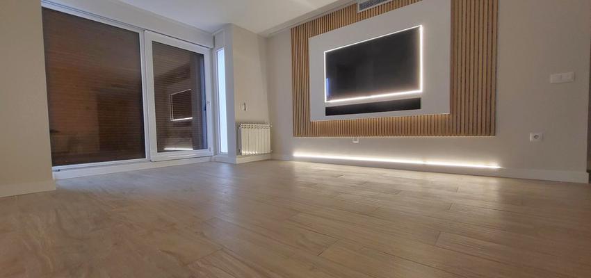 Salon Estilo moderno Color beige, gris, bronce  diseñado por Verdín Reformas | Reformista, constructor | Copyright @verdinreformas