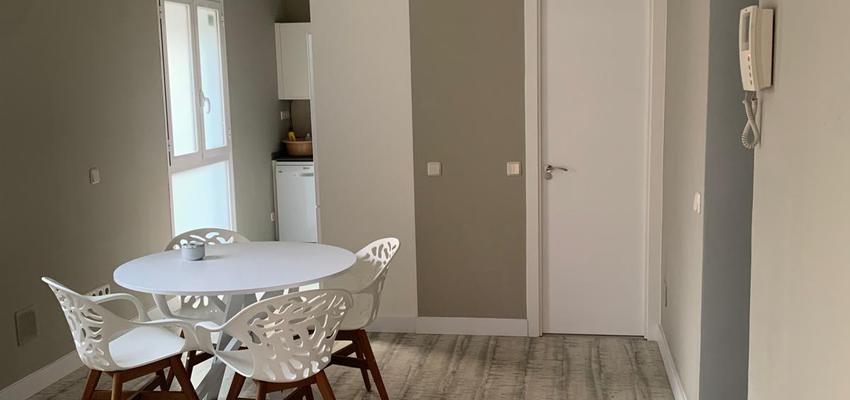 Salon Estilo contemporaneo Color beige, gris  diseñado por Verdín Reformas | Reformista, constructor | Copyright @verdinreformas