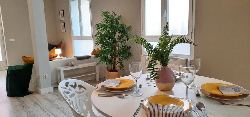 Comedor Estilo contemporaneo Color beige, gris  diseñado por Verdín Reformas | Reformista, constructor | Copyright @verdinreformas