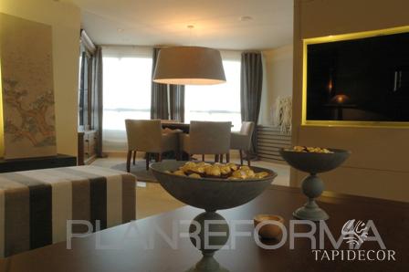 Comedor style contemporaneo color beige, beige, marron  diseñado por Tapidecor | Interiorista | Copyright Foto propiedad de Tapidecor