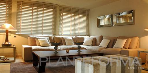 Salon style contemporaneo color beige, beige, marron  diseñado por Tapidecor | Interiorista | Copyright Foto propiedad de Tapidecor