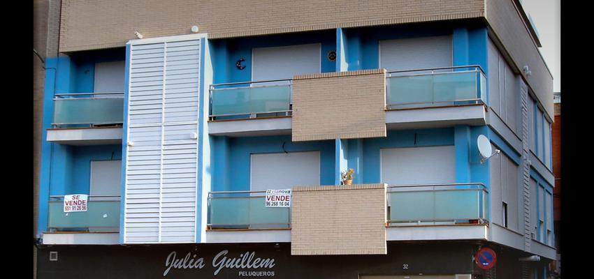 Exterior Estilo contemporaneo Color azul, beige, blanco  diseñado por DAU arquitectos | Arquitecto 