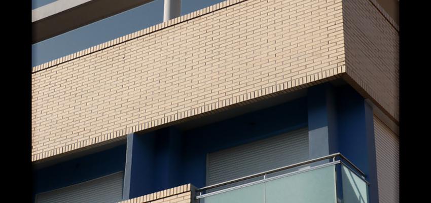 Exterior Estilo contemporaneo Color azul, beige, blanco  diseñado por DAU arquitectos | Arquitecto 