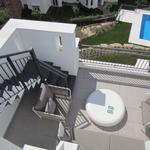 Exterior style contemporaneo color blanco, gris, gris