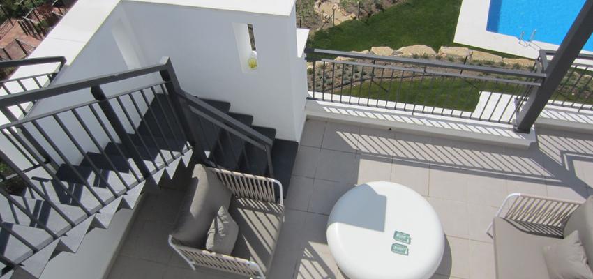 Exterior style contemporaneo color blanco, gris, gris  diseñado por gesHAB Interiorismo | Interiorista 