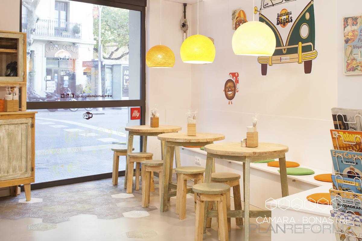 Cafeteria Estilo tradicional Color ocre, gris, gris  diseñado por Càmara Bonastre | Arquitecto | Copyright Càmara Bonastre