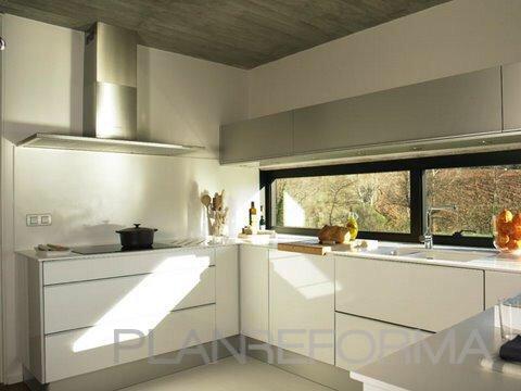 Cocina Estilo moderno Color rojo  diseñado por Xavier Oller | Arquitecto Técnico | Copyright Areacons