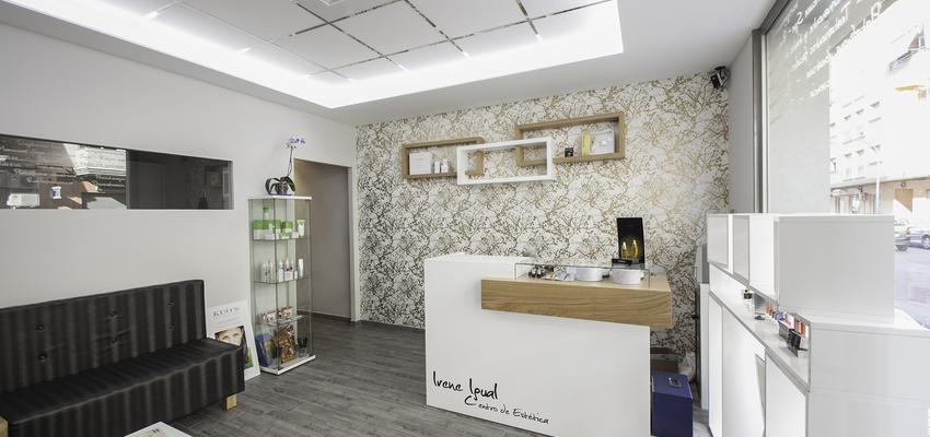 Recibidor style moderno color amarillo  diseñado por CENZA INTERIORISMO | Interiorista | Copyright karpasfotos