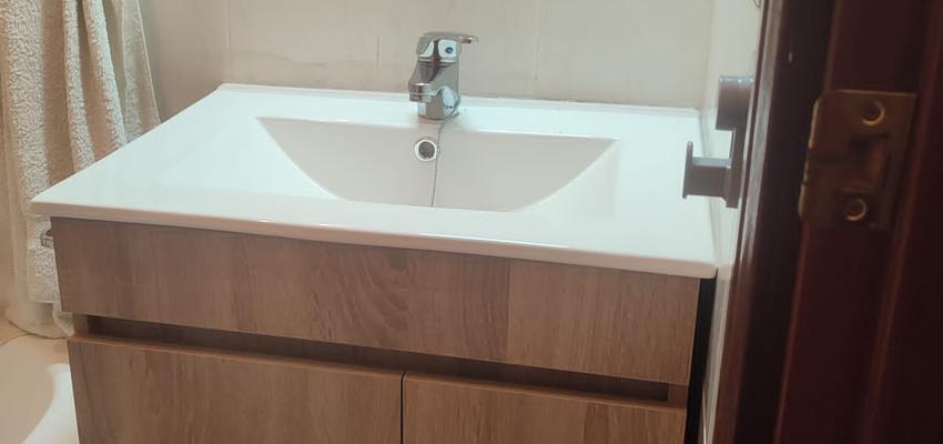 Baño Estilo moderno Color turquesa  diseñado por Carlos Alonso Sánchez | Reformista, constructor 