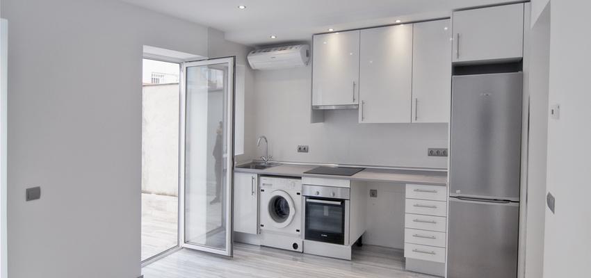 Cocina style moderno color blanco, gris  diseñado por transreformas.com | Gremio 