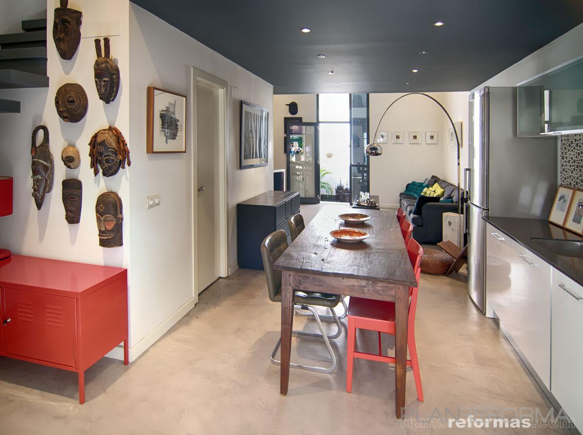 Cocina, Salon style moderno color rojo, beige, blanco, gris  diseñado por transreformas.com | Gremio 