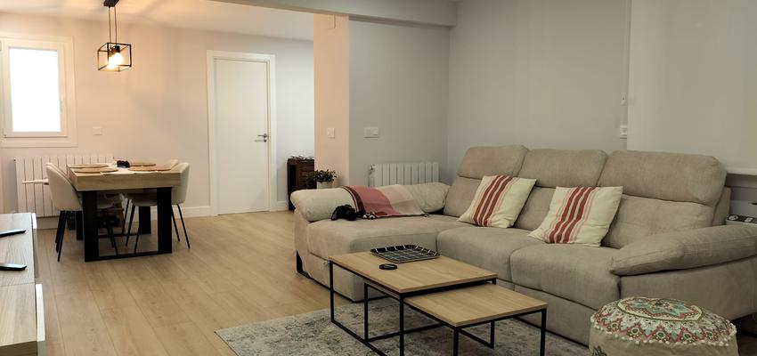 Salon Estilo contemporaneo Color beige  diseñado por Andoni Bollada | Decorador 