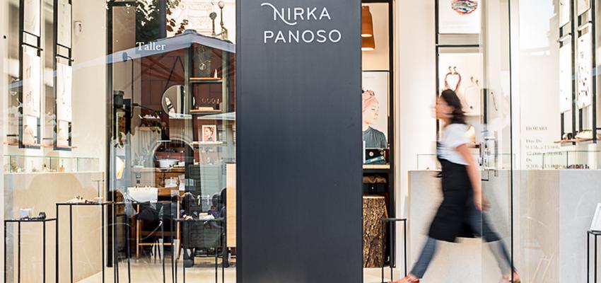 Tienda Estilo contemporaneo Color blanco, bronce  diseñado por MARIA ESTEBAN RECHE | Interiorista | Copyright fotos @montsemarmol