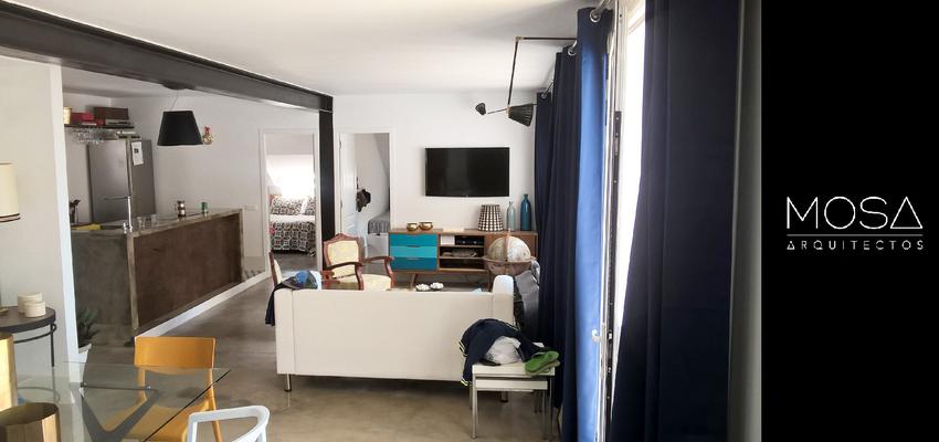 Dormitorio, Cocina, Salon Estilo rustico Color azul oscuro, blanco, gris  diseñado por Jennifer Moreno | Arquitecto | Copyright MOSA Arquitectos