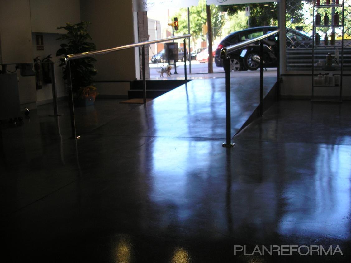 Recibidor Estilo contemporaneo Color gris  diseñado por Agustín | Gremio 