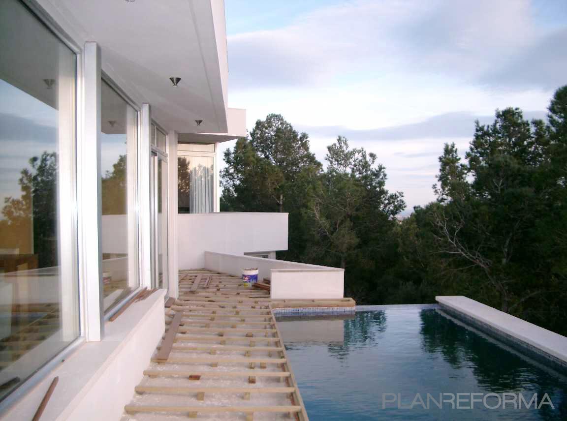 Exterior Estilo contemporaneo Color azul, blanco, gris