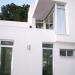 Exterior Estilo contemporaneo Color blanco, gris, plateado