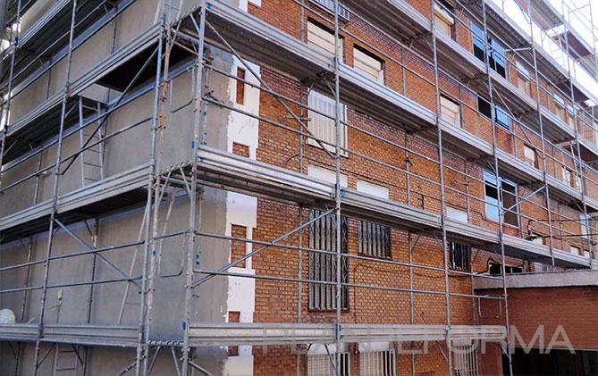 Terraza style oriental color ocre, azul cielo, beige  diseñado por Franki Rovira | Gremio | Copyright fachasdas