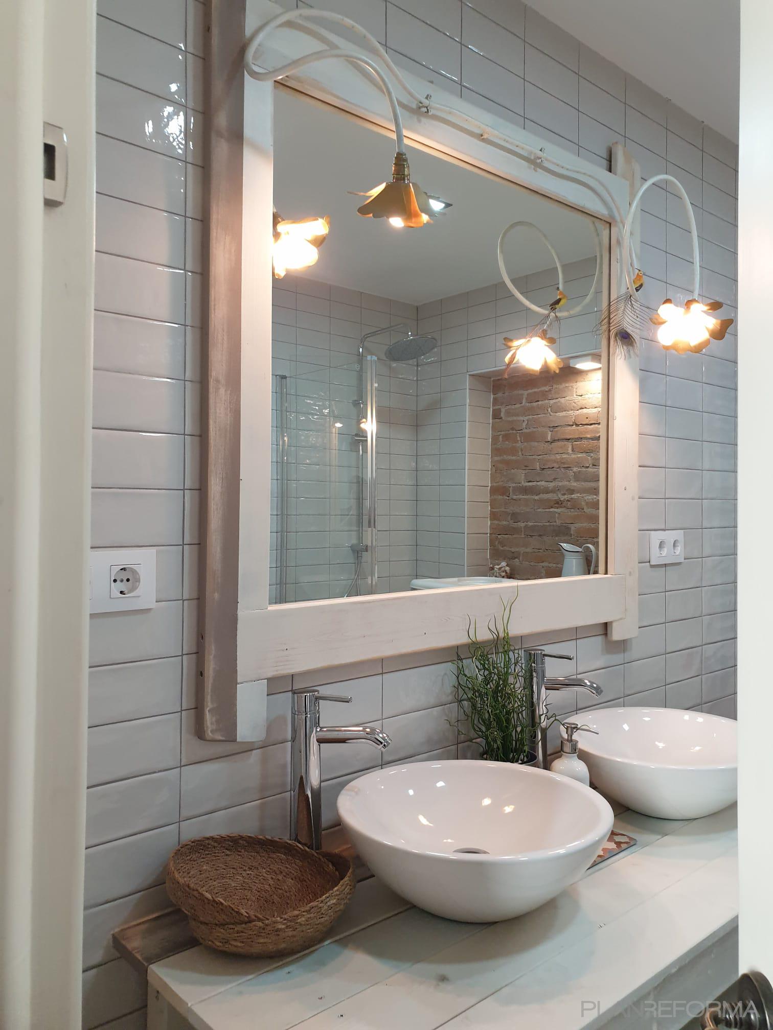 Baño Estilo contemporaneo Color blanco, gris, gris