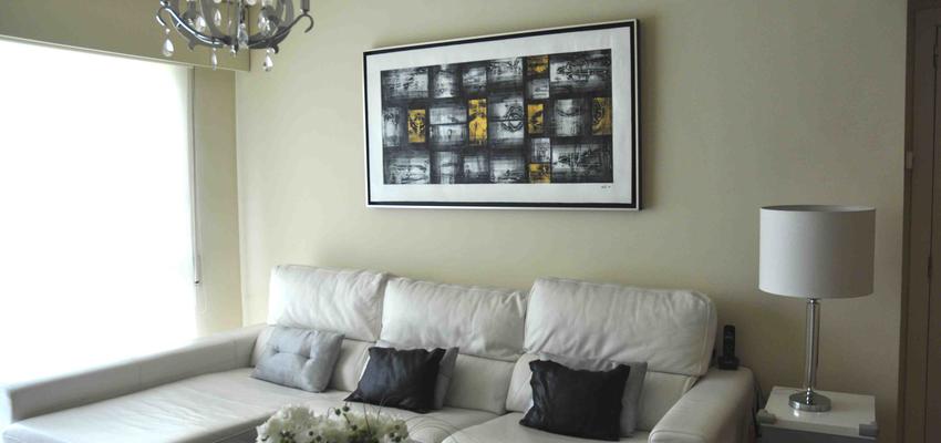 Salon style contemporaneo color gris, gris, negro  diseñado por Nuevos AYRES | Interiorista 