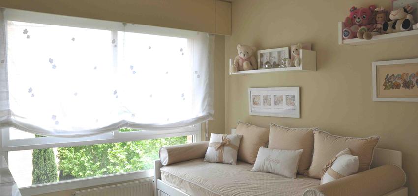 Dormitorio style contemporaneo color amarillo, beige, beige, blanco  diseñado por Nuevos AYRES | Interiorista 