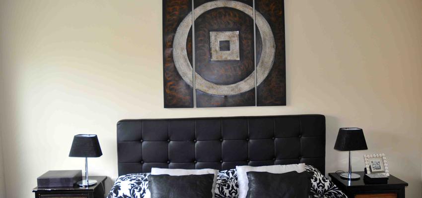 Dormitorio style contemporaneo color beige, gris, gris, negro  diseñado por Nuevos AYRES | Interiorista 