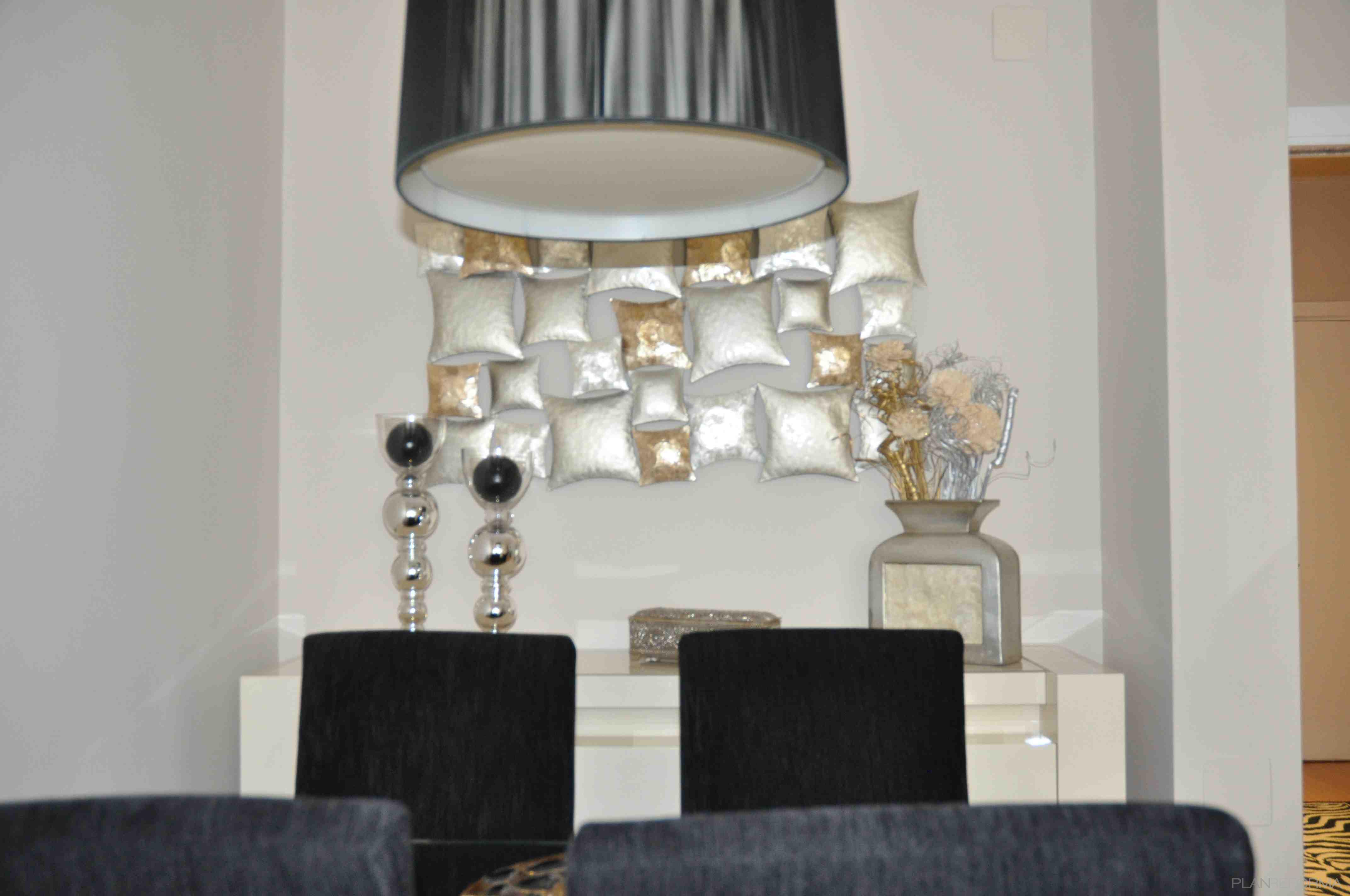 Comedor style contemporaneo color gris, gris, negro  diseñado por Nuevos AYRES | Interiorista 