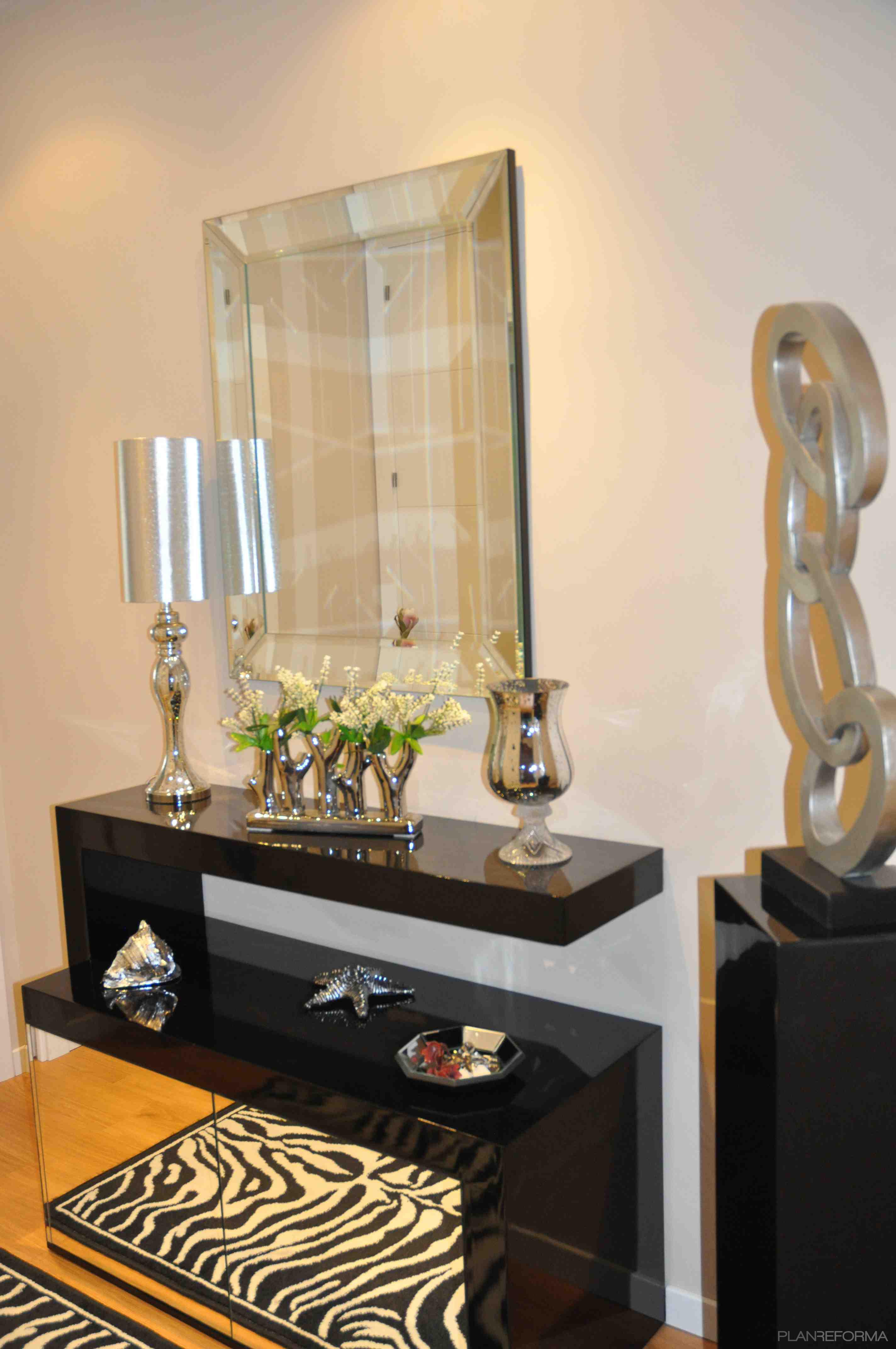 Recibidor style contemporaneo color gris, gris, negro  diseñado por Nuevos AYRES | Interiorista 