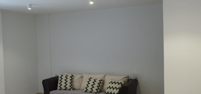 Comedor style moderno color ocre, azul, gris  diseñado por Ideas Quality Reformas Alicante | Gremio | Copyright Ideas Quality