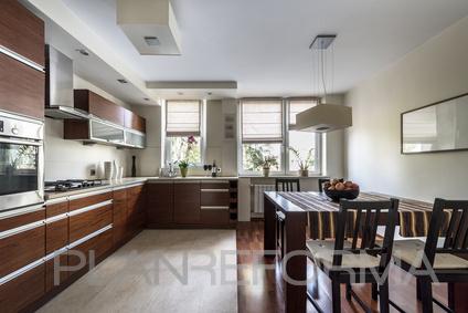 Cocina style moderno color marron, marron, beige, blanco  diseñado por Reformas Jorge Balaguer | Gremio 