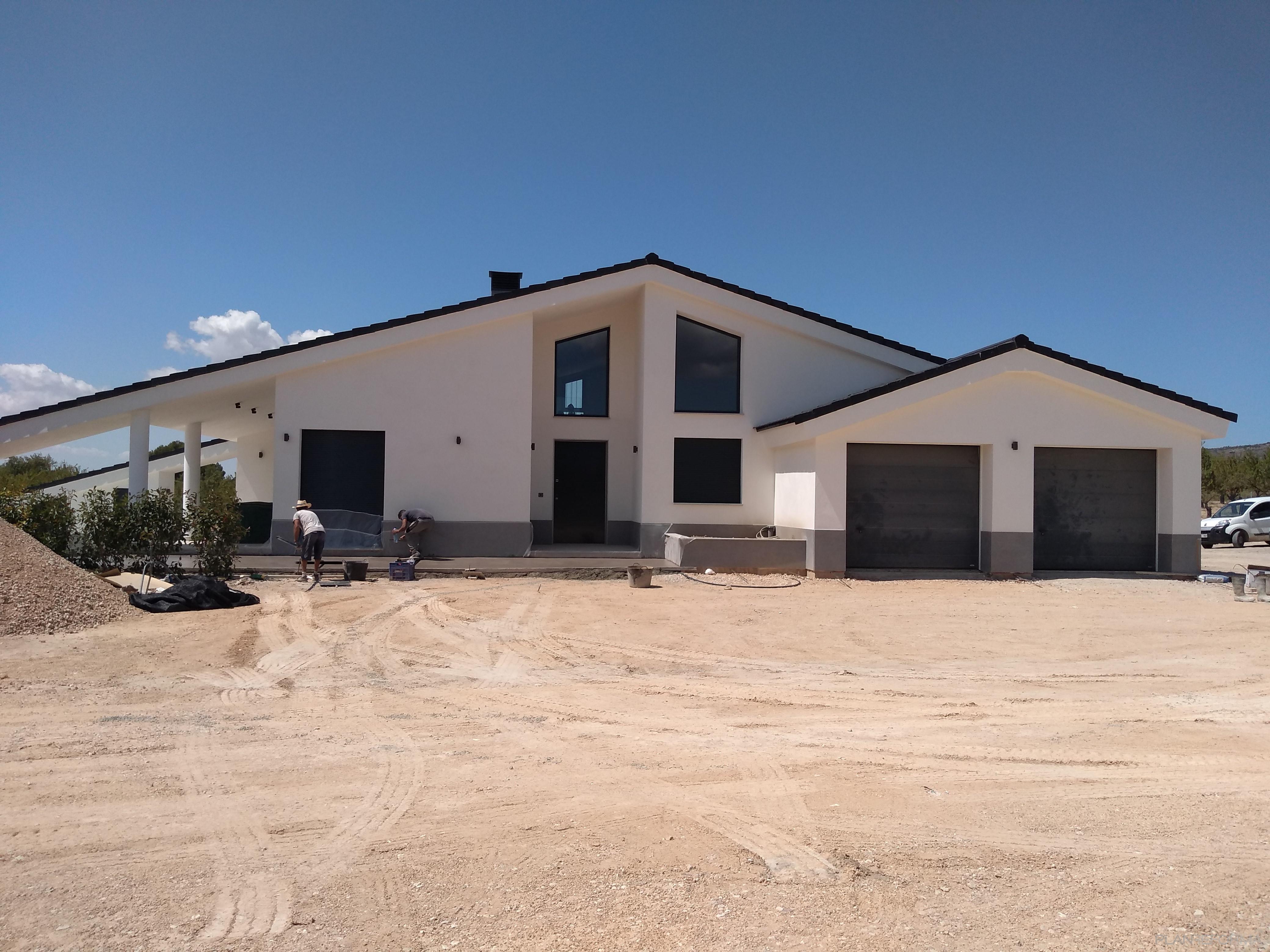 Exterior Estilo moderno Color beige, blanco, gris