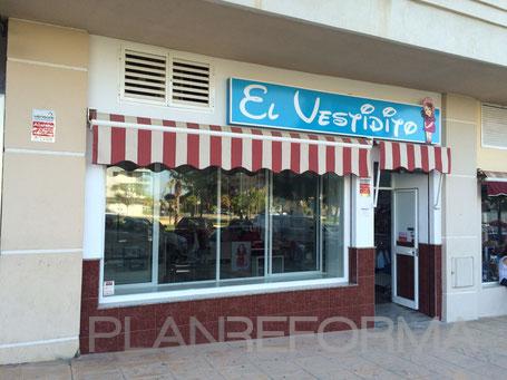 Exterior, Tienda style tradicional color rojo, beige, marron, blanco  diseñado por Lamitec | Gremio 