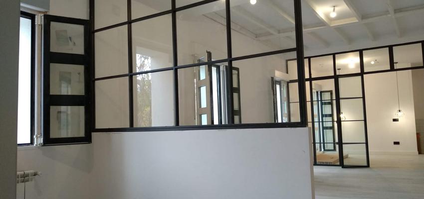 Estudio Estilo contemporaneo Color blanco, gris, negro  diseñado por iFAB Habita | Arquitecto | Copyright iFAB Habita