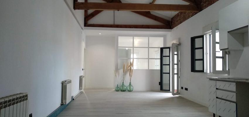 Salon Estilo contemporaneo Color marron, blanco, gris  diseñado por iFAB Habita | Arquitecto | Copyright iFAB Habita