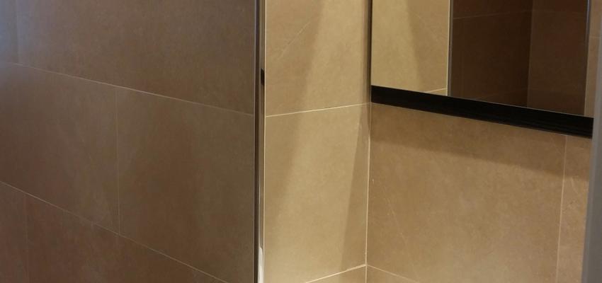 Baño Estilo contemporaneo Color ocre, amarillo, beige  diseñado por Carlos Soto Martinez | Arquitecto | Copyright Projuka