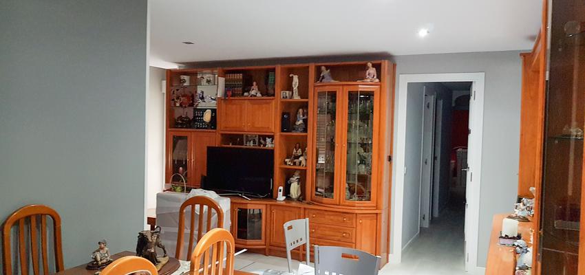 Salon Estilo moderno Color verde  diseñado por AZAIR S.L. | Gremio | Copyright Azairsl