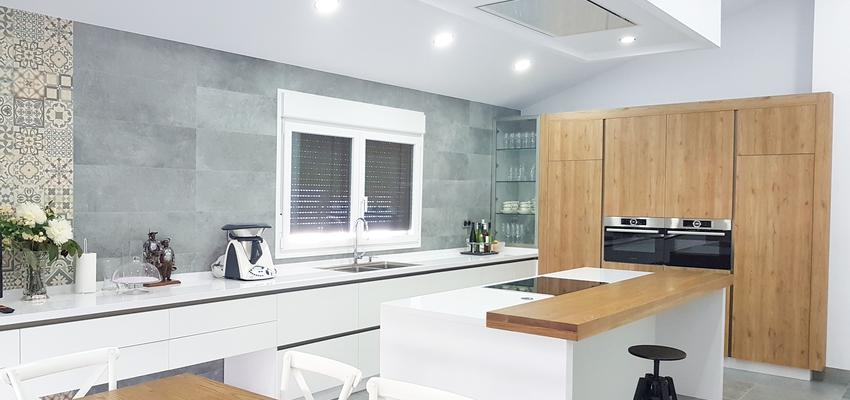 Cocina Estilo moderno Color verde  diseñado por Luis Puget | Gremio | Copyright Construccion de chalet aislado