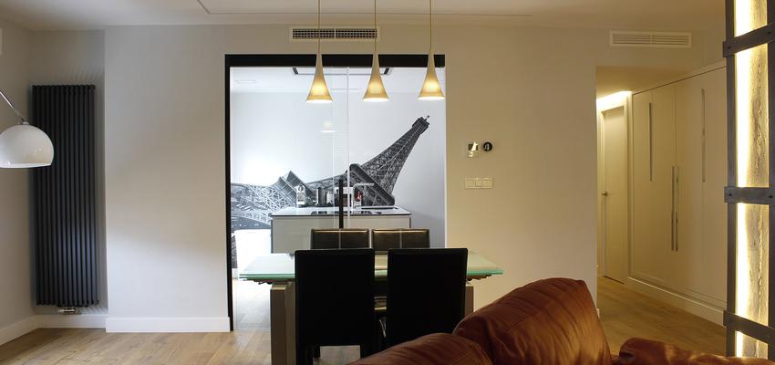 Comedor Estilo moderno Color marron, blanco  diseñado por Danma Design | Interiorista 
