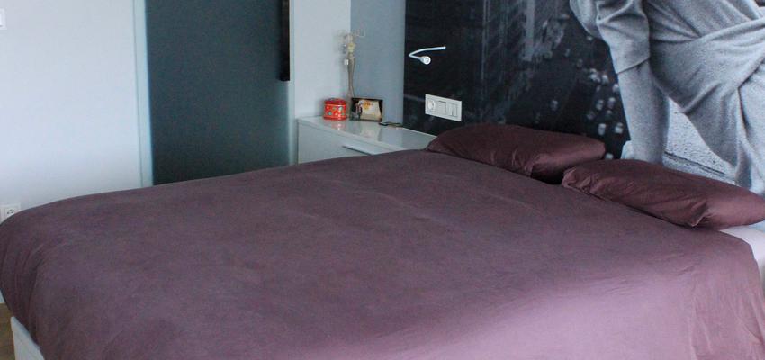 Dormitorio Estilo contemporaneo Color marron, rosa, blanco, negro  diseñado por Danma Design | Interiorista 