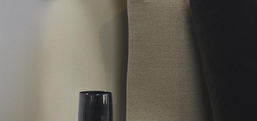 Dormitorio style moderno color beige, blanco, gris, gris, negro  diseñado por Milan Iluminación | Decorador | Copyright Milan Iluminación