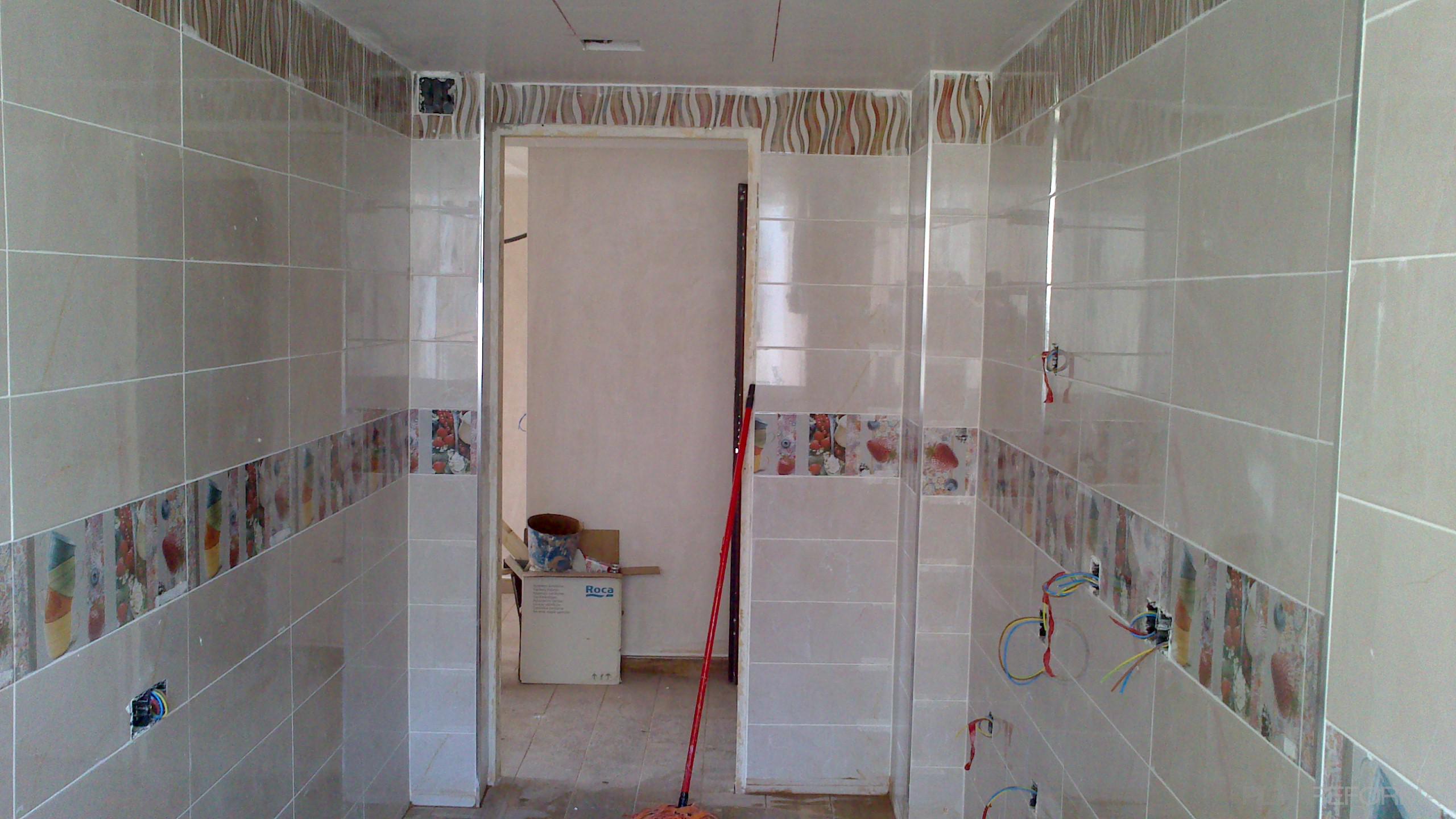 Baño style moderno color plateado  diseñado por PetarDan | Gremio 