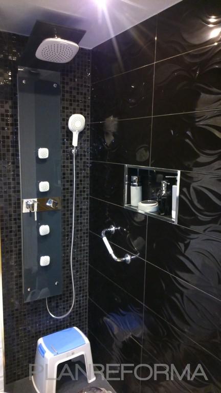 Baño Estilo moderno Color gris, negro  diseñado por ViviendaSana | Gremio | Copyright Viviendasana